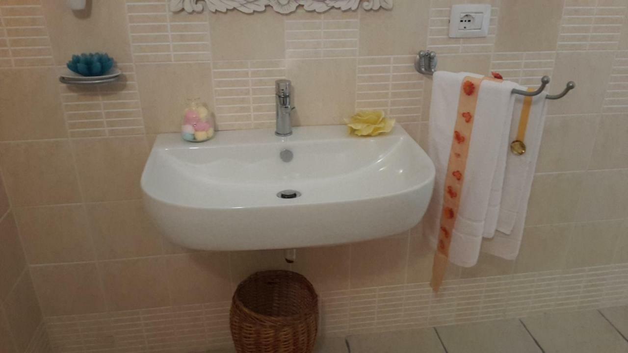 A Casa Di Desideria Hotel Monsampolo Del Tronto ภายนอก รูปภาพ