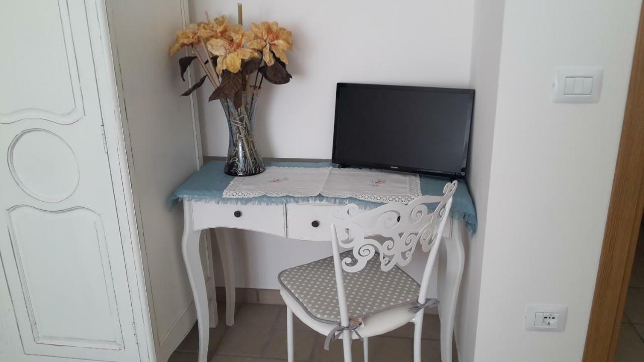 A Casa Di Desideria Hotel Monsampolo Del Tronto ภายนอก รูปภาพ