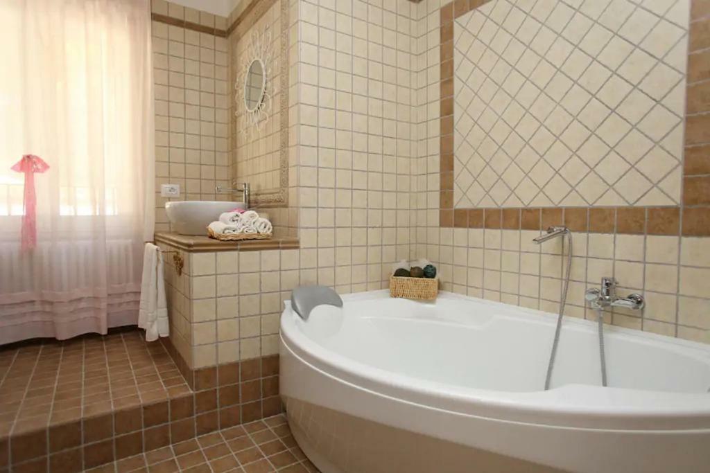 A Casa Di Desideria Hotel Monsampolo Del Tronto ภายนอก รูปภาพ